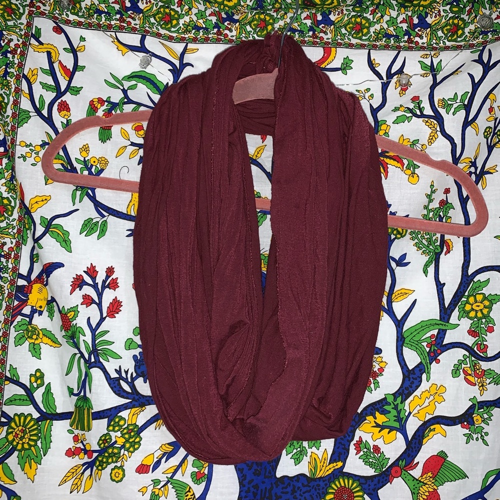 BRANDY INFINITY SCARF IN BURGUNDY
